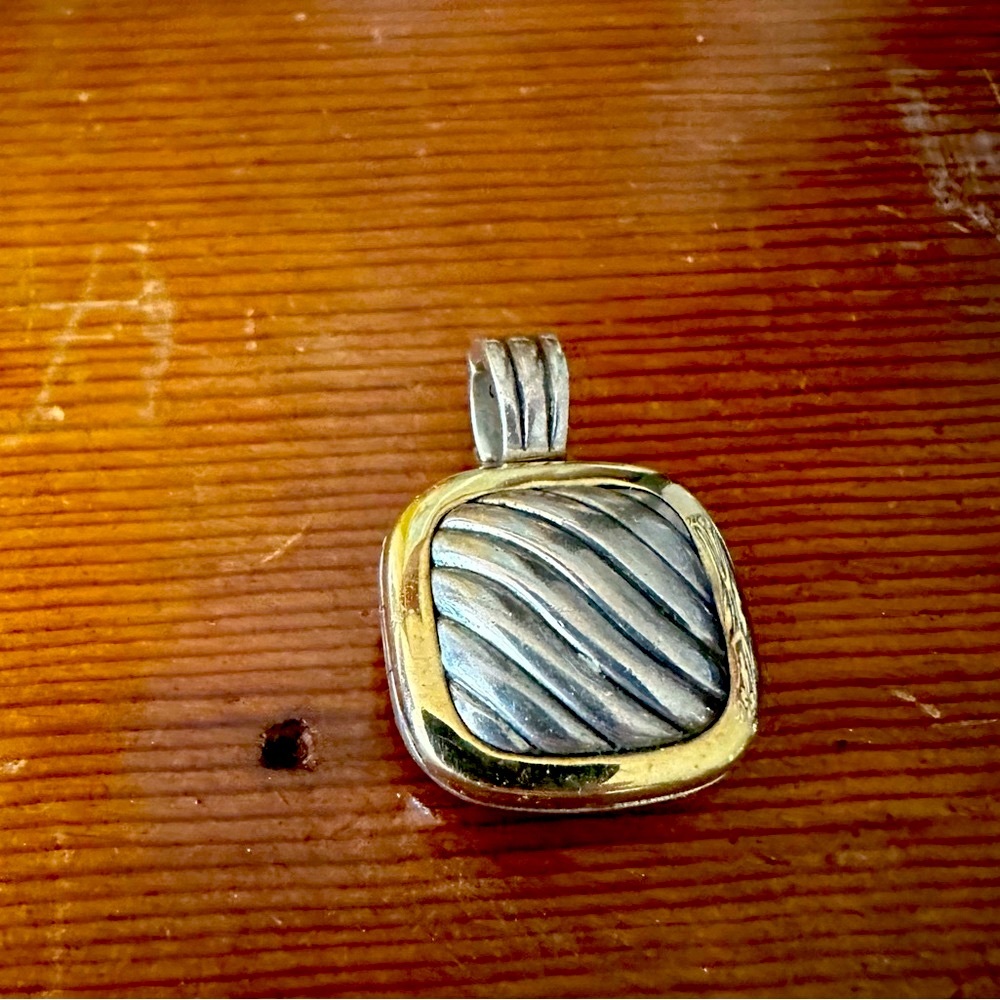 David Yurman 18K Gold & Sterling Silver Sculpted Cable Square Locket Pendant - Picture 2 of 15
